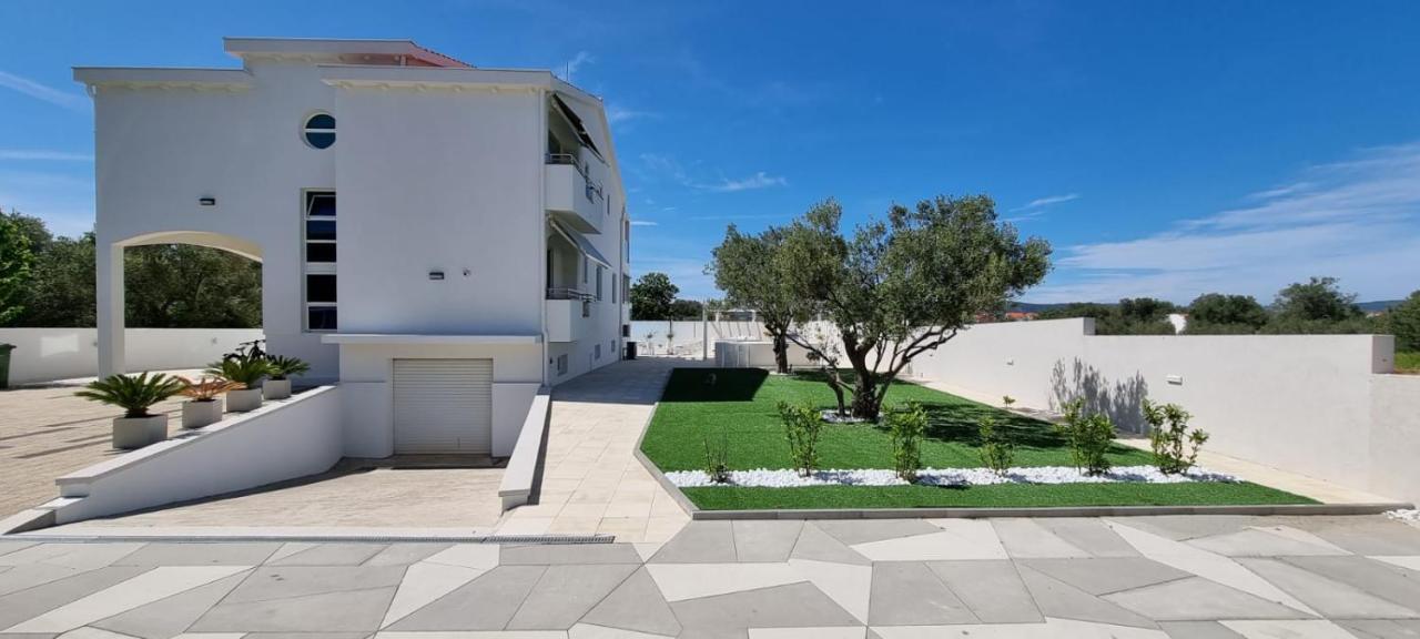 Lalic Gallery Villa 比比涅 外观 照片